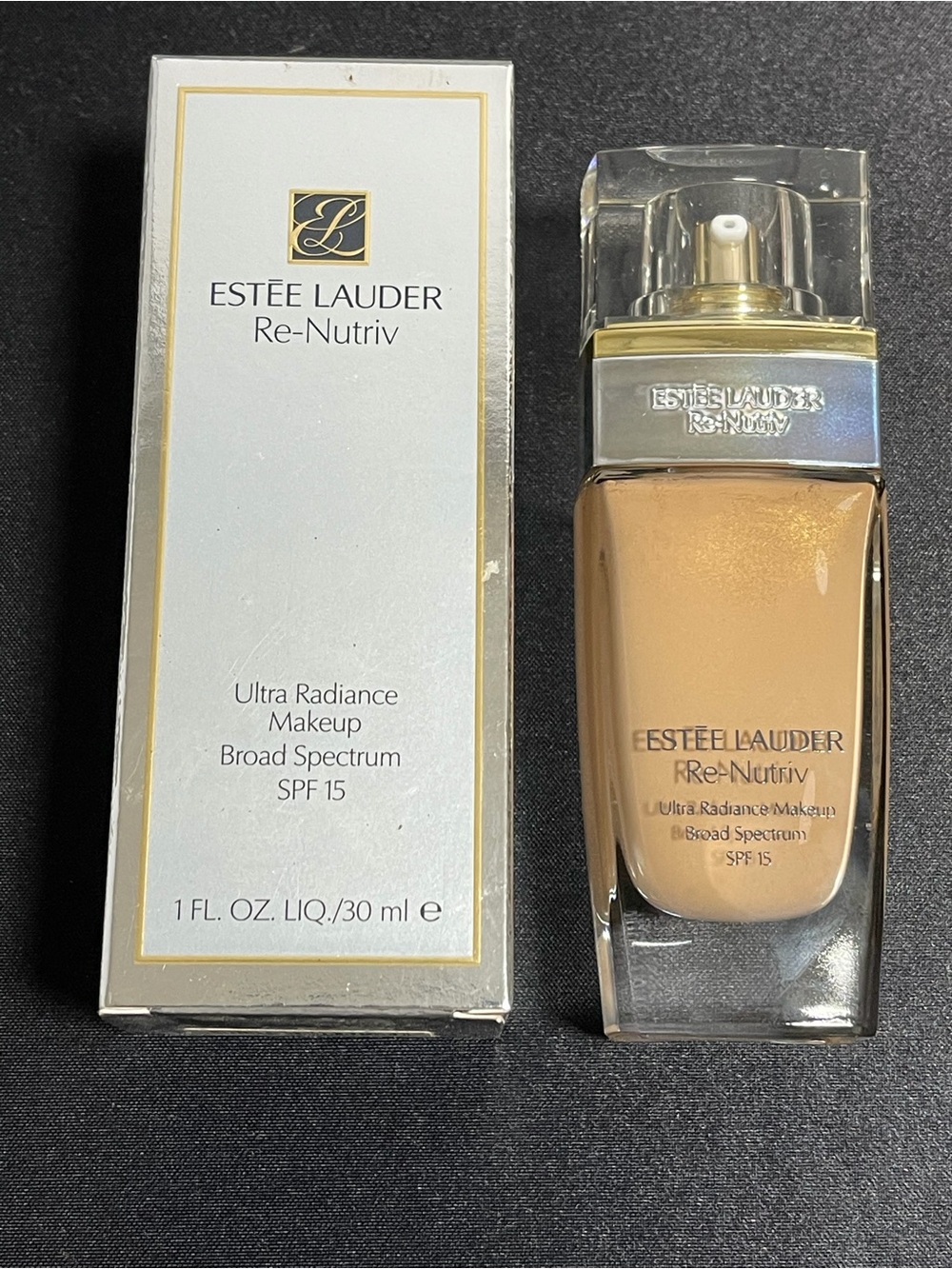 Estée Lauder Re-Nutriv Ultra Radiance Makeup SPF 15 Shell Beige New in Box Rare
